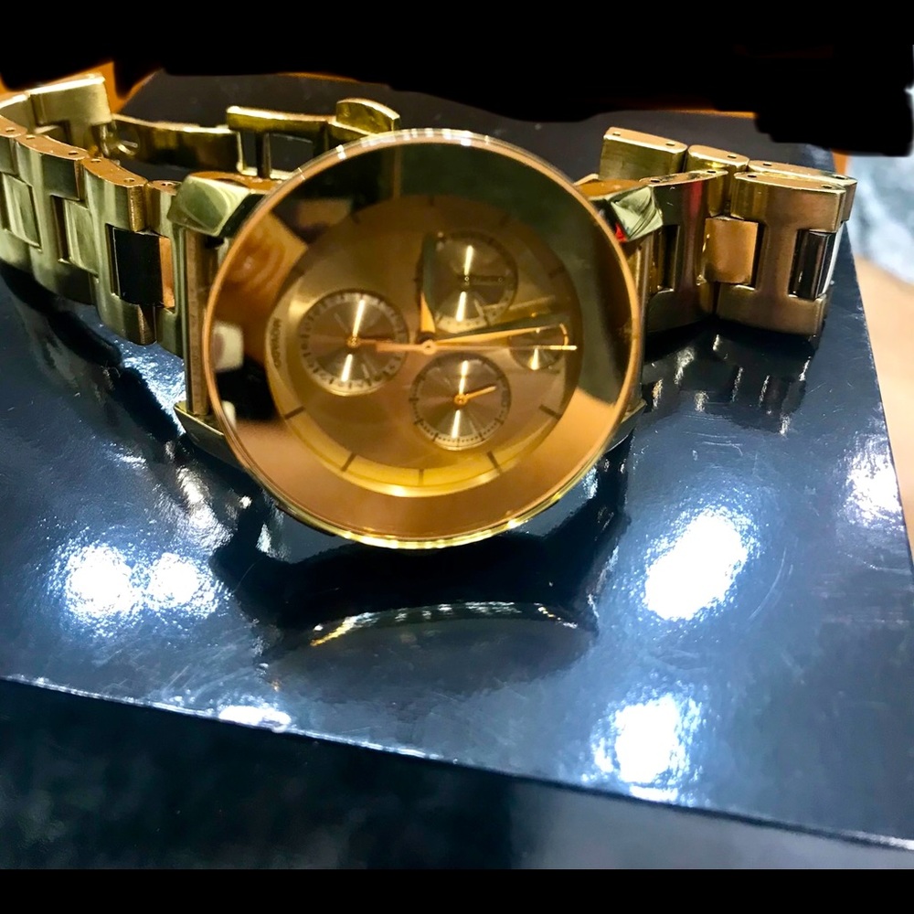 Pre-owned unisex Movado bold gold watch